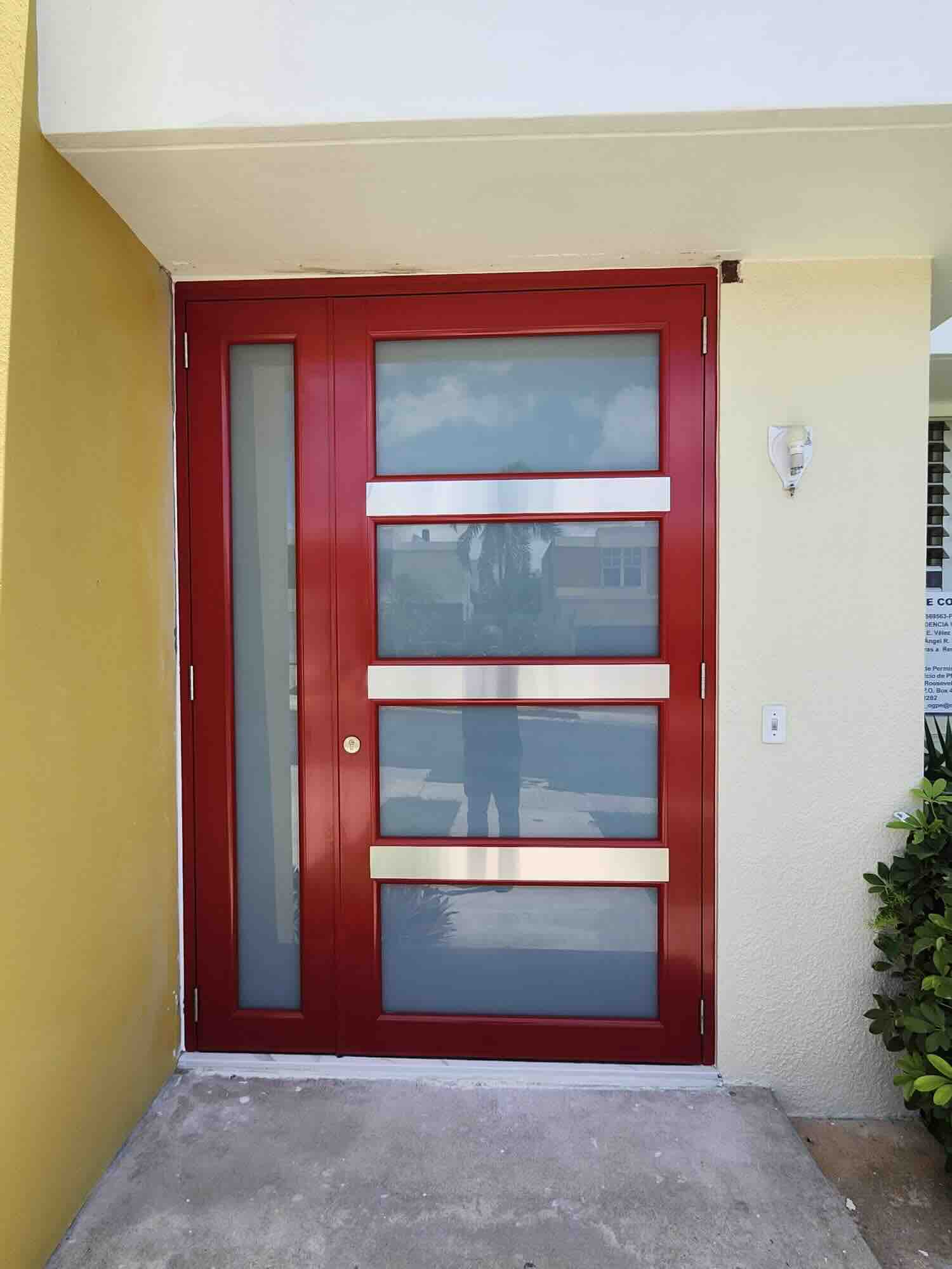 Puertas de Entrada — RGD Rodríguez Garage Door 2